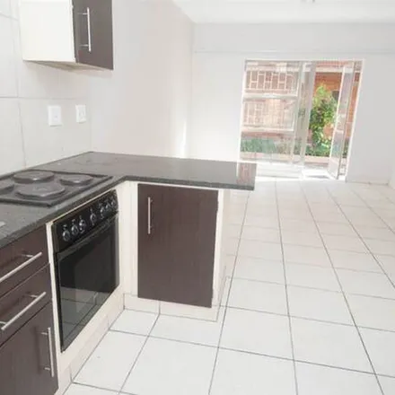 Image 2 - 766 Green Street, Mayville, Pretoria, 0182, South Africa - Apartment for rent