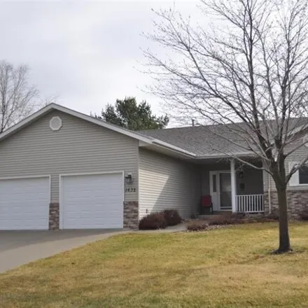 Buy this 3 bed house on 1670 Edgewood Drive in Carroll, IA 51401