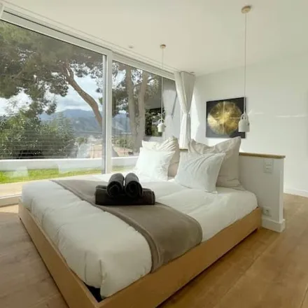 Rent this 5 bed house on Airbnb: Calle Maravillas Norte 10 in portal 3, flat 2A 18697 La Herradura