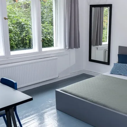 Rent this 3 bed room on Lauterberger Straße 4 in 12347 Berlin, Germany
