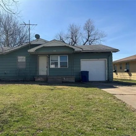 Buy this 3 bed house on 746 East Detroit Avenue in Yale, Payne County