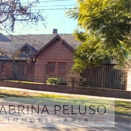 Buy this 6 bed house on Chiclana 2484 in Moreno Centro norte, Moreno