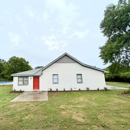 Image 4 - 700 Griderfield-Ladd Road, Pine Bluff, AR 71601, USA - House for sale