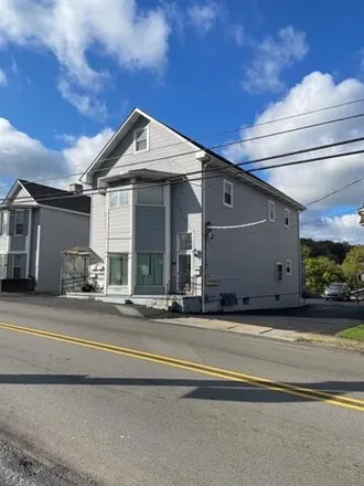 Buy this studio house on 1308 South Main Street in Burgettstown, Washington County