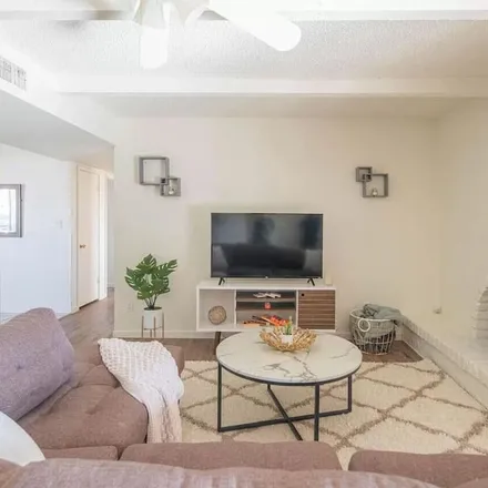 Rent this 3 bed house on Scottsdale