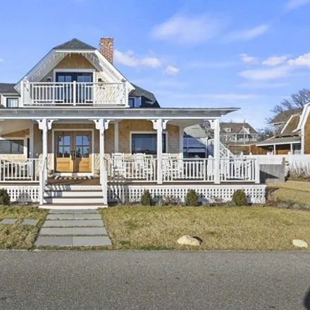 Rent this 9 bed house on 9 Tuckernuck Avenue in Oak Bluffs, MA 02557