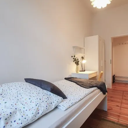 Rent this 2 bed room on Weichselstraße 58 in 12045 Berlin, Germany