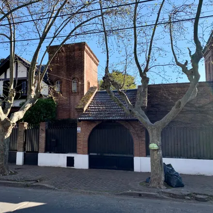 Buy this 4 bed house on Bartolomé Mitre 967 in B1852 FZB Burzaco, Argentina