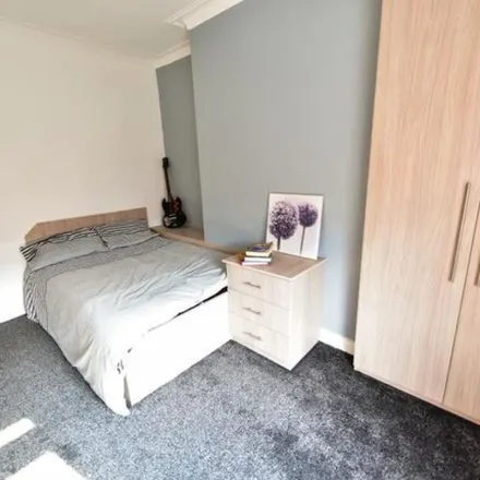 Image 4 - Ebberston Terrace, Leeds, LS6 1LE, United Kingdom - Apartment for rent