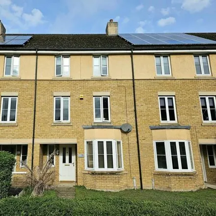 Buy this 3 bed townhouse on 19 North Lodge Drive in Papworth Everard, CB23 3NY