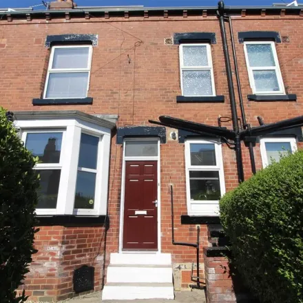 Rent this 2 bed apartment on Trelawn Place in Leeds, LS6 3JP