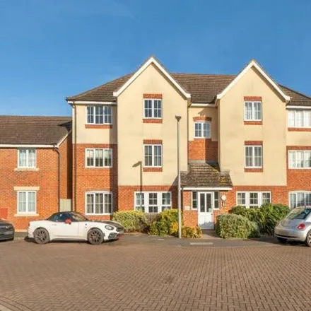 Buy this 2 bed apartment on Royal Mail in Station Road, Thatcham