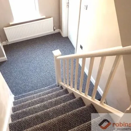 Rent this 5 bed duplex on 27 Woolmer Road in Nottingham, NG2 2FA