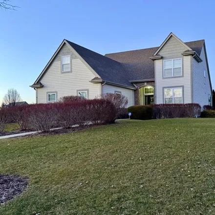Buy this 4 bed house on 4178 East Redfrod Drive in Oak Creek, WI 53154