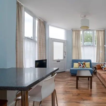 Rent this 3 bed apartment on Nightingale Road in London, N22 8PF