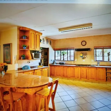 Image 2 - Safari, Lynnwood Road, Lynnwood Ridge, Gauteng, 0041, South Africa - Apartment for rent