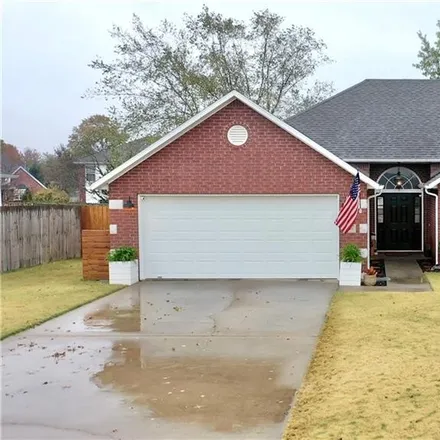 Buy this 4 bed house on 6116 Pleasant Place in Rogers, AR 72758