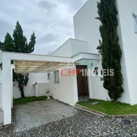 Rent this 3 bed house on Rua Itajaí in Limoeiro, Brusque - SC