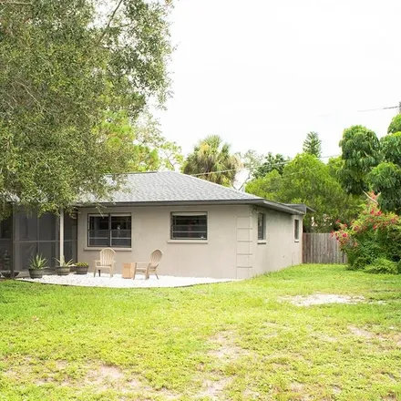 Buy this 3 bed house on 824 Citrus Road in Sarasota County, FL 34293