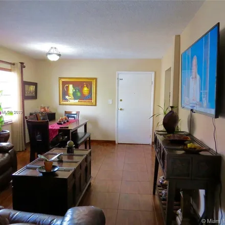 Image 4 - West 69th Street, Palm Springs Estates, Hialeah, FL 33014, USA - Apartment for rent