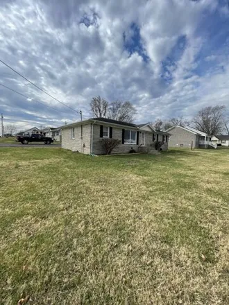 Buy this 3 bed house on 282 Galen Road in Lafayette, TN 37083