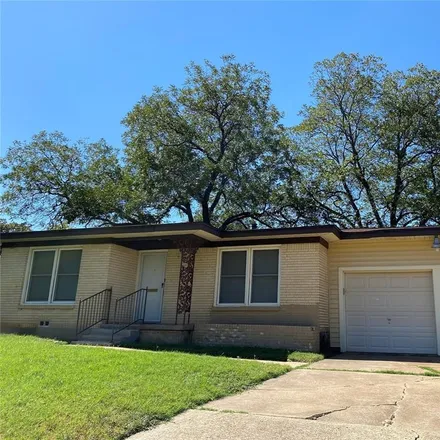 Rent this 3 bed house on 4828 Eastline Drive in Fort Worth, TX 76119