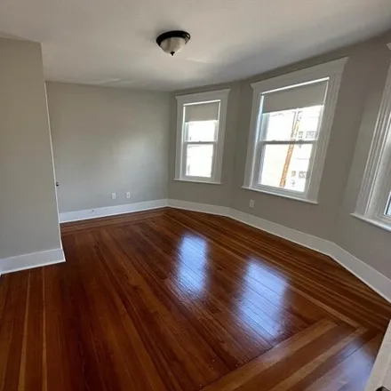Image 8 - 35;37 Dartmouth Street, Everett, MA 02149, USA - Apartment for rent