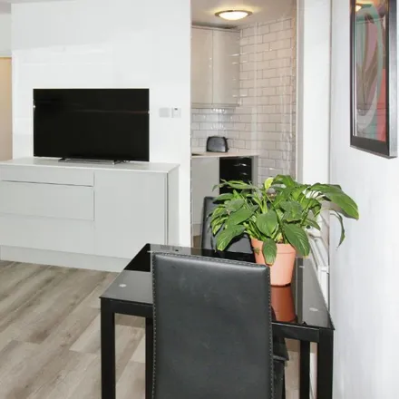 Rent this studio apartment on 47 Harrowby Street in London, W1H 5PQ