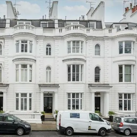 Image 4 - 120 Gloucester Terrace, London, W2 3HH, United Kingdom - Apartment for sale