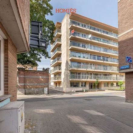 Rent this 3 bed apartment on Parkstraat 108 in 3000 Leuven, Belgium