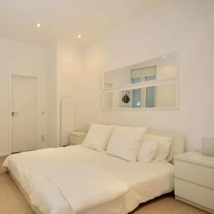 Image 4 - Bingham Place, Camden, London, W1u - Room for rent
