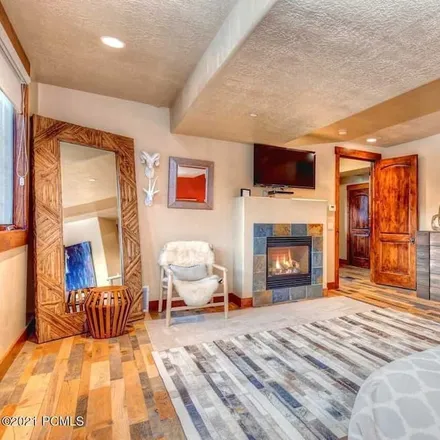 Rent this 6 bed house on Park City