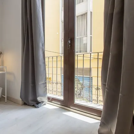 Image 3 - Carrer de Calatrava, 19, 46001 Valencia, Spain - Room for rent