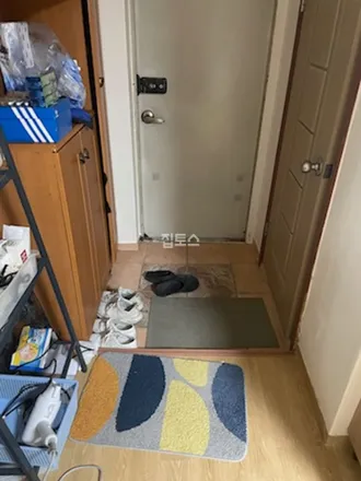 Rent this studio apartment on 서울특별시 강남구 역삼동 777-14