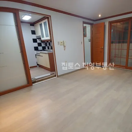 Rent this studio apartment on 서울특별시 강남구 대치동 958-23
