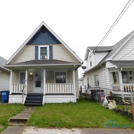 Buy this 2 bed house on 50 Stratton Street in Toledo, OH 43605