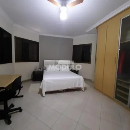 Rent this 4 bed house on Rua São Francisco de Assis in Vigilato Pereira, Uberlândia - MG