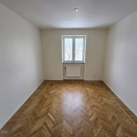 Rent this 4 bed apartment on Vasavägen 57A in 582 34 Linköping, Sweden