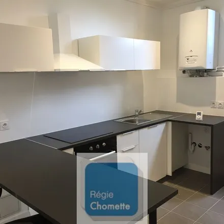 Rent this 2 bed apartment on 295 Chemin du Roy in 69270 Fontaines-sur-Saône, France
