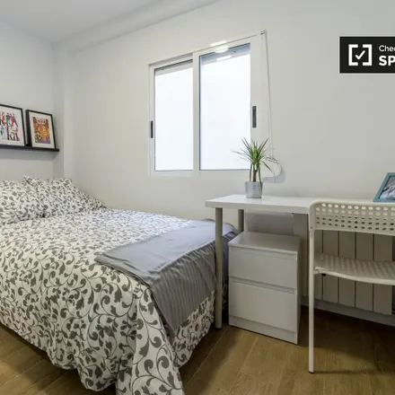 Rent this 5 bed room on Asociación Grupo Esperanto Valencia in Avinguda de Peris i Valero, 96