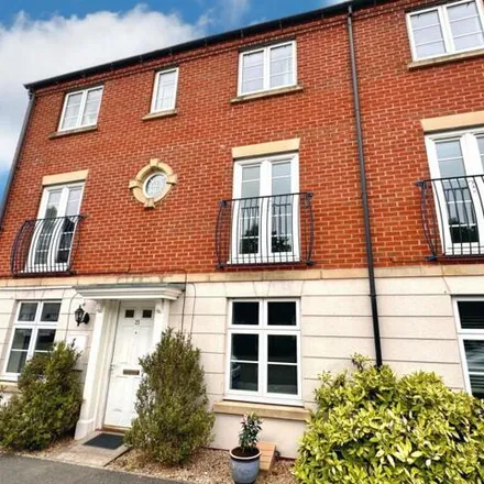 Buy this 5 bed duplex on 21 Wenlock Drive in West Bridgford, NG2 6UD