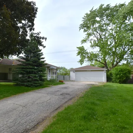 Buy this 3 bed house on 2608 Hawk Lane in Rolling Meadows, IL 60008