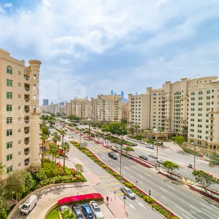 Image 2 - Shoreline Street, Palm Jumeirah, Dubai, United Arab Emirates - Apartment for rent