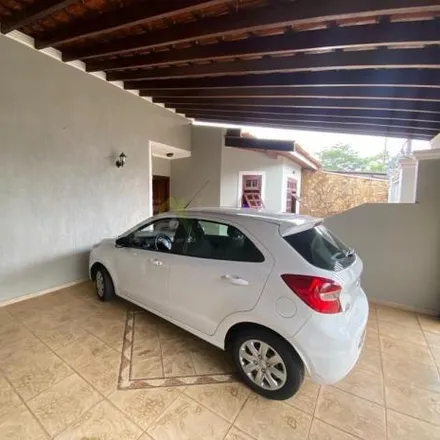 Buy this 4 bed house on Rua Rosa Lea Ferrari Lisboa in Jardim Acapulco, São Carlos - SP