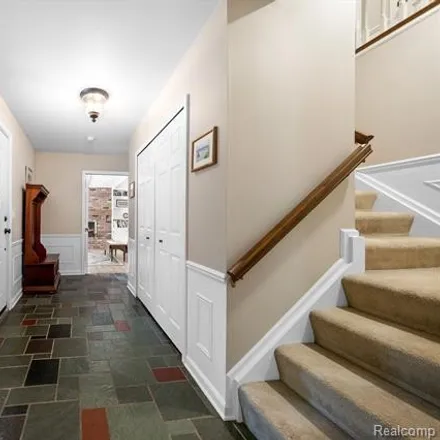 Image 4 - 32545 Old Post Road, Beverly Hills, MI 48025, USA - House for sale