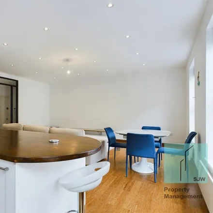 Image 5 - Giovanni's, 19 Museum Street, London, WC1A 1JN, United Kingdom - Apartment for rent