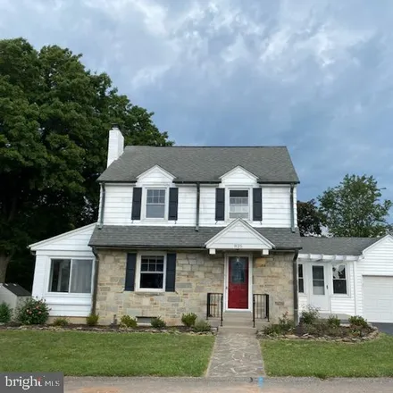Buy this 4 bed house on 825 Grandview Road in Spring Garden Township, PA 17403