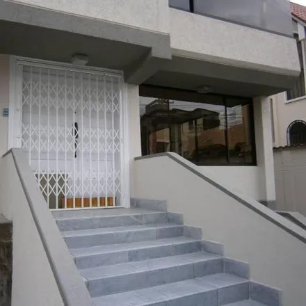 Rent this 4 bed house on Edificio N40-20 in José Abascal N40-20, 170513