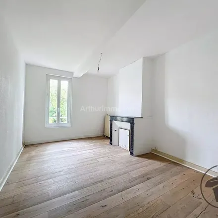 Rent this 4 bed apartment on 120 Lieu Dit la Grave in 33230 Le Fieu, France