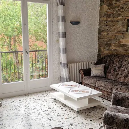 Rent this 2 bed house on Rue Jean Figueres in 66190 Collioure, France